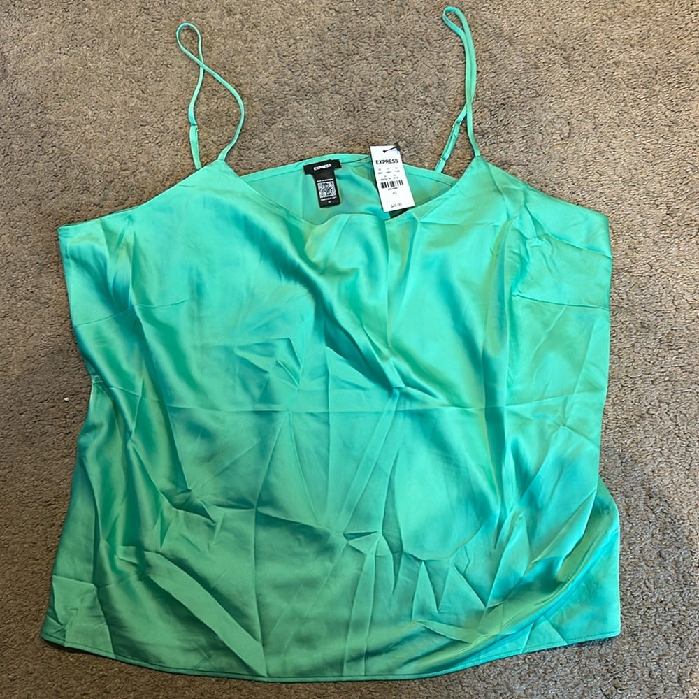 *NWT* EXPRESS Top